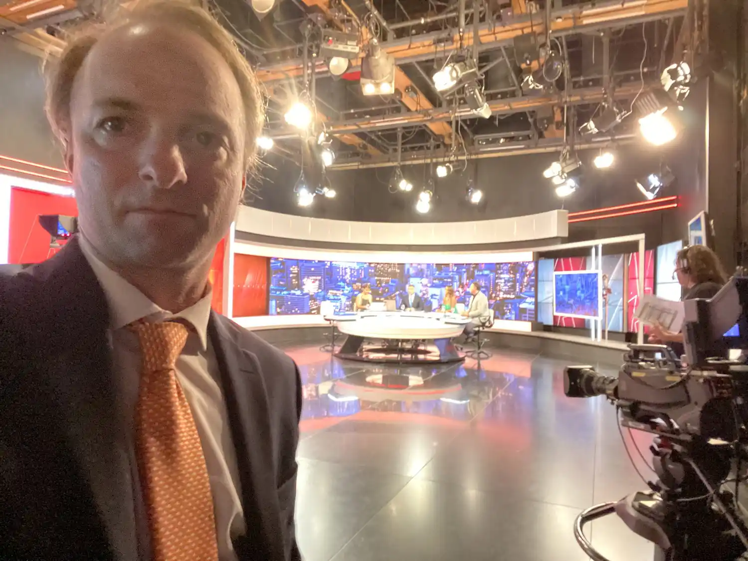 El falso video de un economista argentino que hizo enojar a la BBC