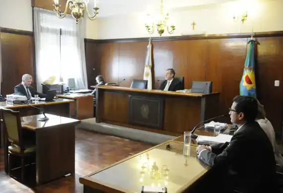 Tras la condena, Castaño no puede acercarse a los denunciantes ni irse del país
