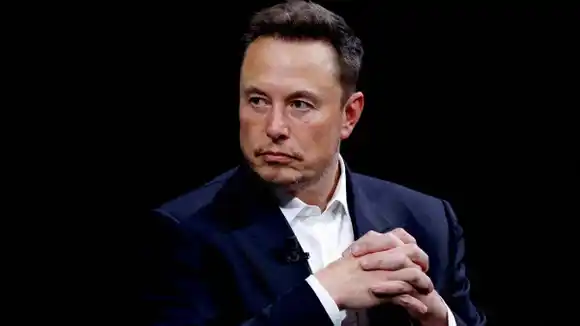 Elon Musk dijo que la red social fue el blanco de un “ciberataque masivo”