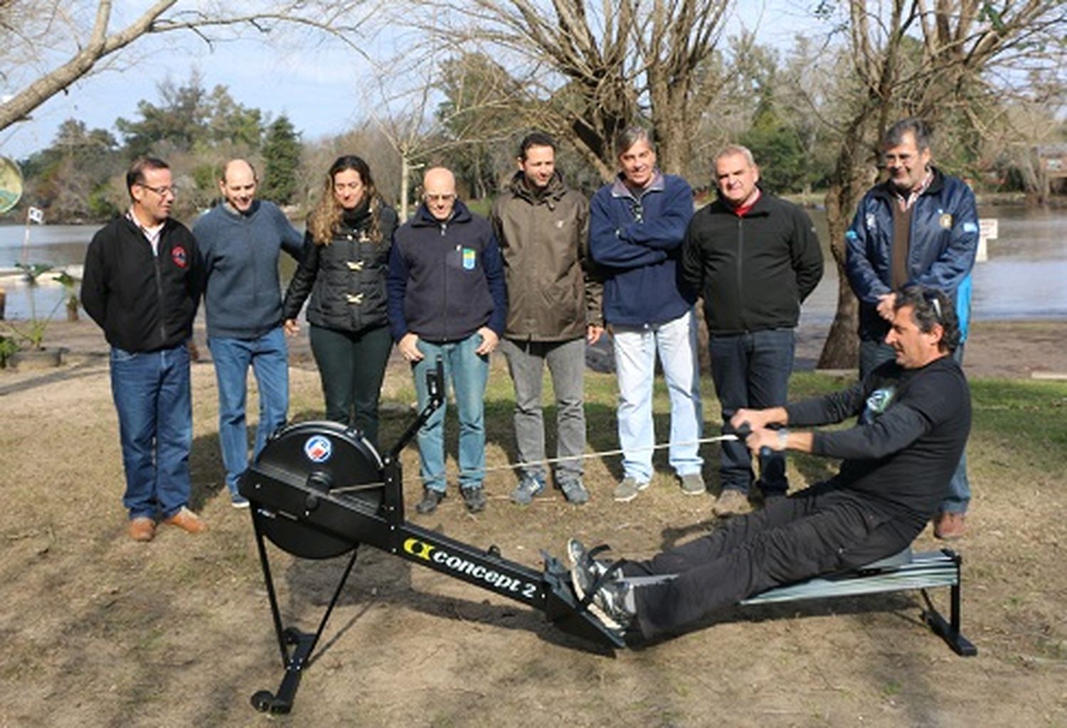 Entregaron un remo ergómetro al club Regatas de Gualeguaychú