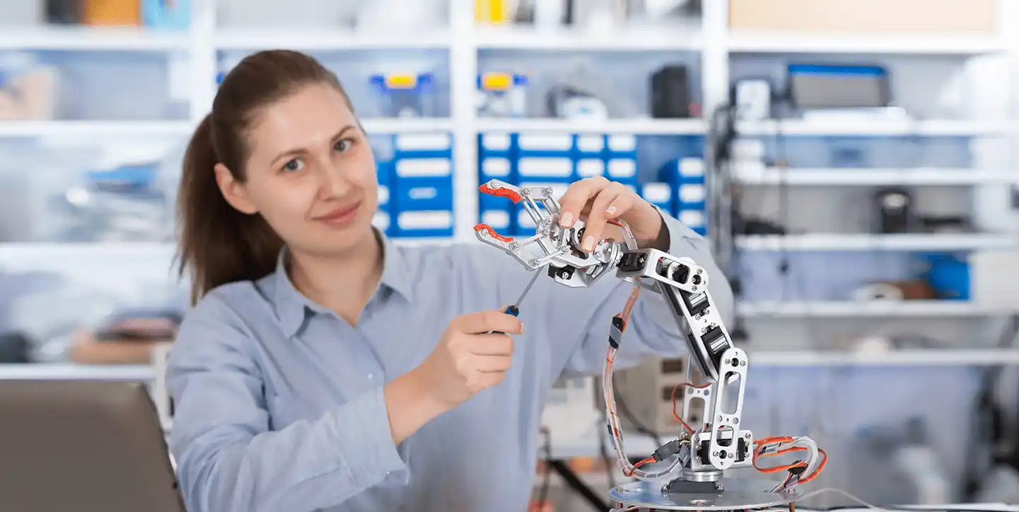 Economía del conocimiento: resaltan récord de exportaciones pero advierten por masiva fuga de talentos