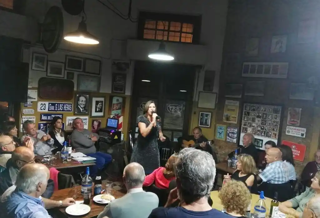 La propuesta organizada por el Municipio tuvo su noche inicial en el Bar Las Heras