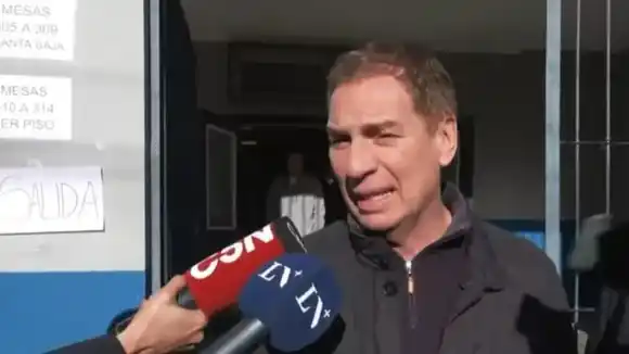 "Es muy importante que la gente venga a votar", afirmó Diego Santilli