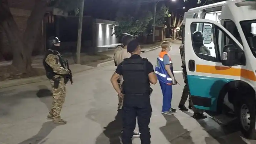 Intento de suicidio en Mendoza: internado tras atrincherarse durante dos horas con un bisturí