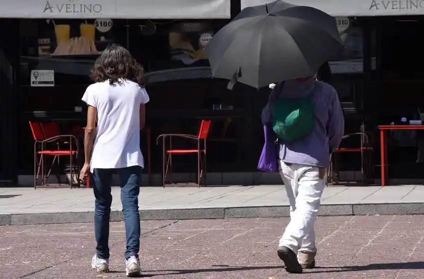La temperatura superará los 30 grados y hay probabilidad de chaparrones
