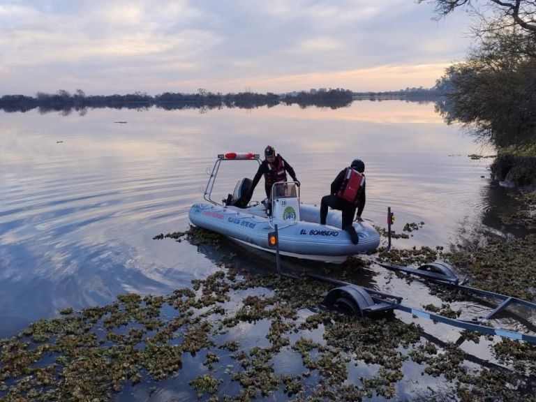Hallaron el cuerpo del hombre que se ahogó mientras probaba una lancha en una laguna en Gilbert