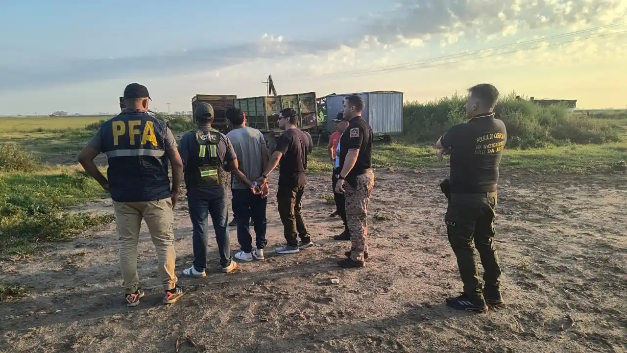 El operativo de rescate y detención, días atrás, en un campo de Laspiur.