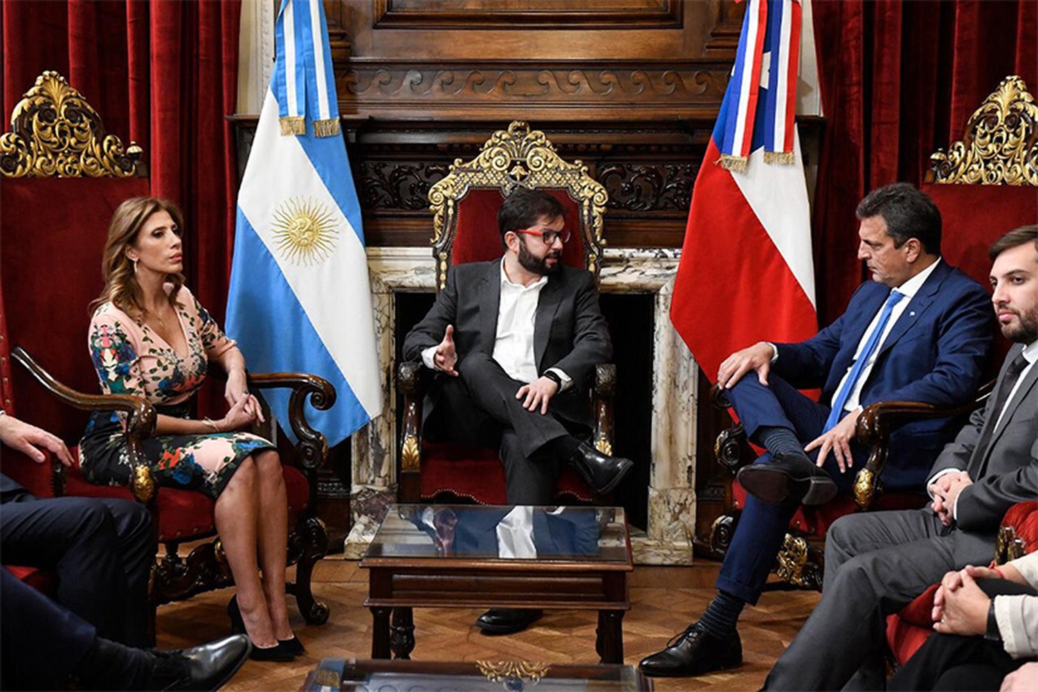 Massa junto al Presidente Gabriel Boric en el Congreso