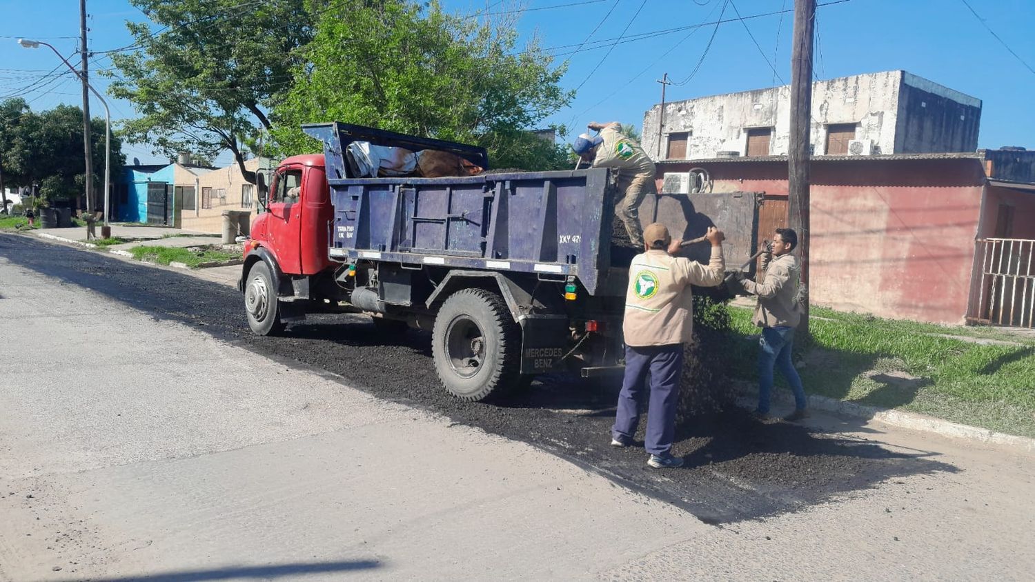 La comuna profundiza su programa de recuperación de arterias pavimentadas a través de obras de bacheo