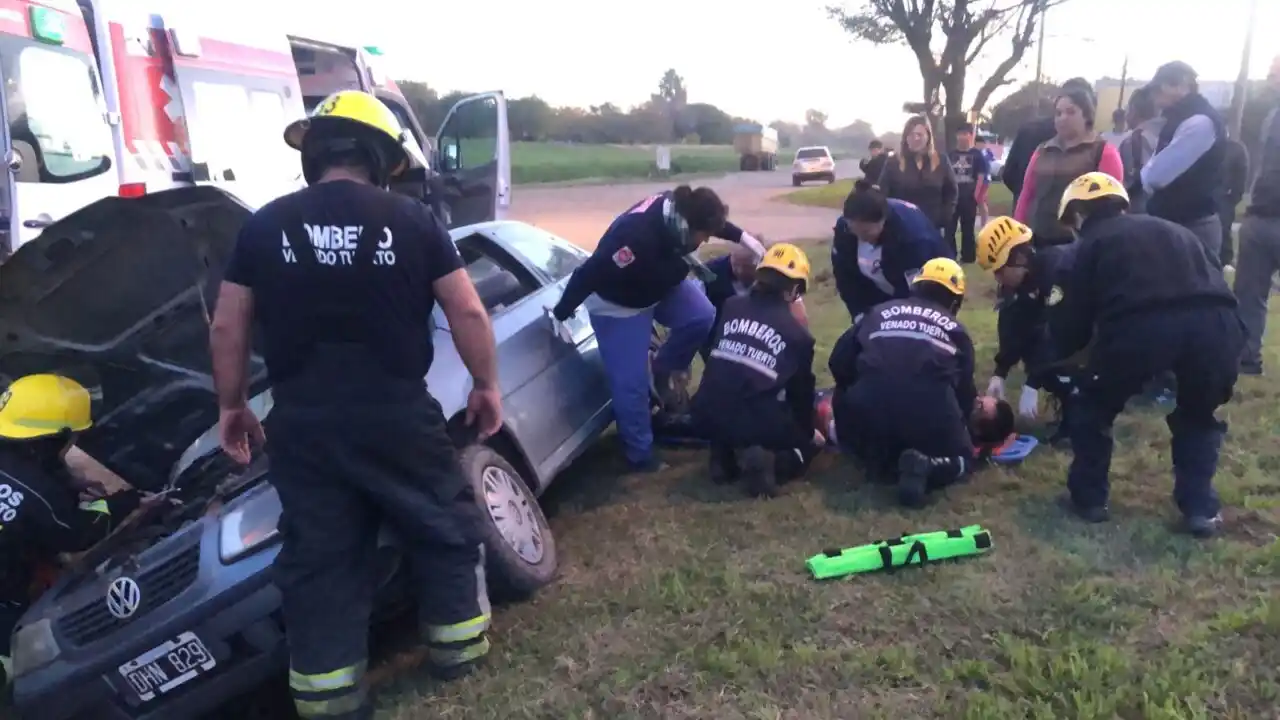 Venado Tuerto: perdió el control del auto y terminó en la cuneta