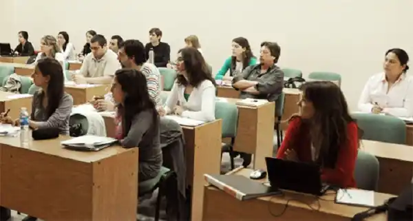 Estudiantes de UNER y Uader reclaman por las “bajas masivas” en el Progresar 