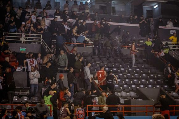 La violencia opacó el clásico