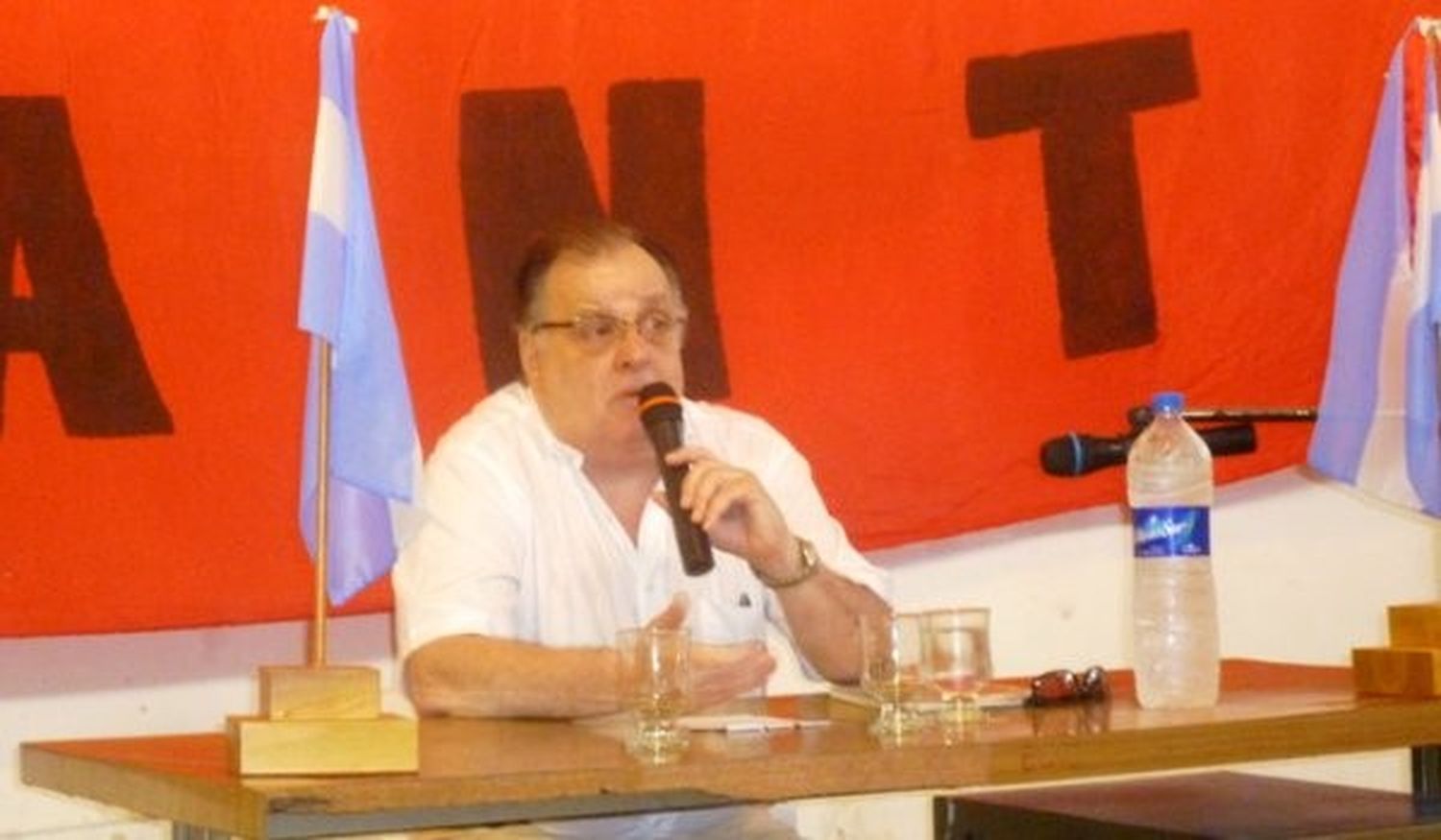 Rodolfo Parente acusó al PRO de “extorsión”