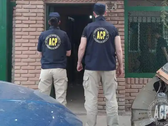 Condenan a una policía y a su pareja por usura y extorsión