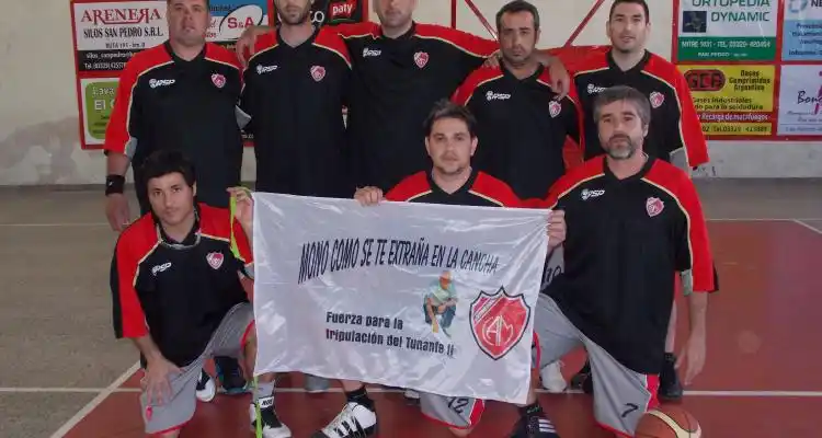 Maxibasquet: Mitre venció a Sportivo Escobar