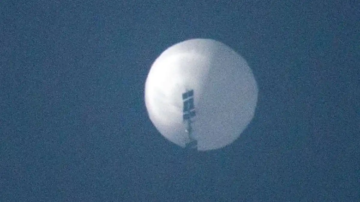 ¿POR MARACAIBO? Un GLOBO pasó por Colombia: lo confirma la FUERZA AÉREA