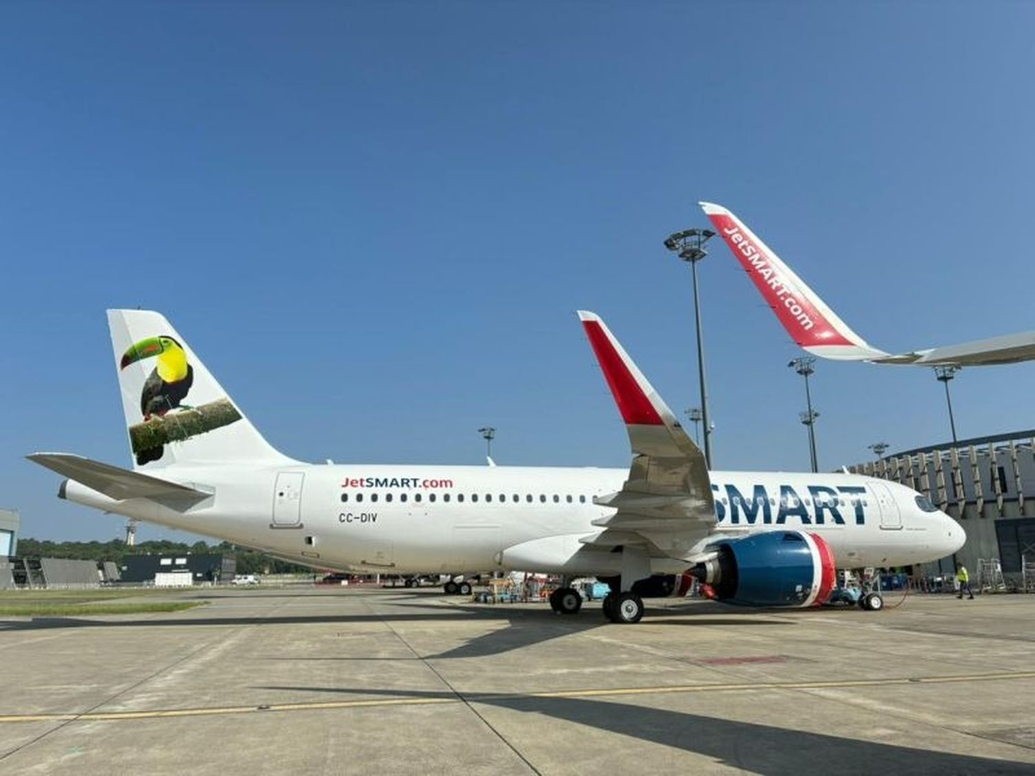 JetSMART recibe tres Airbus A320neo de fábrica y consolida su posición como la flota más joven de la región