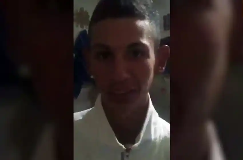 El acusado de asesinar al colectivero grabó un video desde la cárcel
