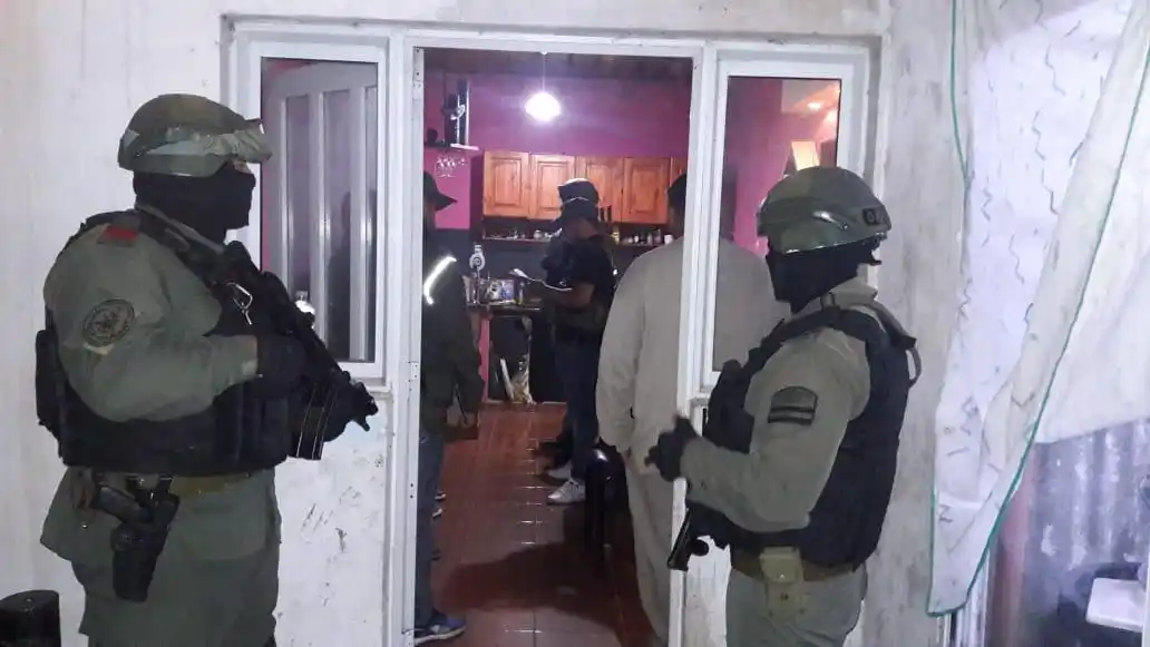 Cayó una banda que lideraba un narco con prisión domiciliaria