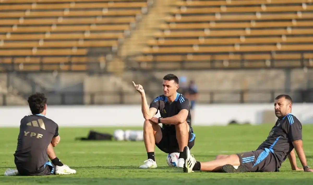 Scaloni define el equipo antes del debut con Canadá