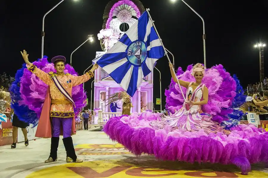 O' Bahía abrió una noche plena ante 23 mil espectadores