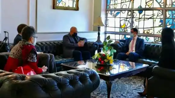 NI COOPERACIÓN NI APOYO A MADURO ¿Qué significa la visita de Karim a Venezuela?