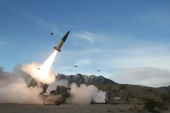 Ucrania lanzó los primeros misiles ATACMS contra Rusia, según informan medios y Moscú confirma