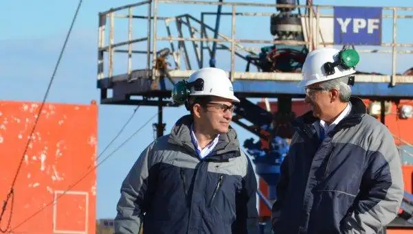 YPF entregará el contrato con Chevron