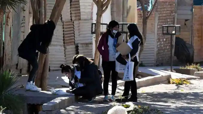 Ituzaingó: Se enojó con su novia porque dejó entrar a la censista al baño y tras agredirlas fue detenido por la Policía