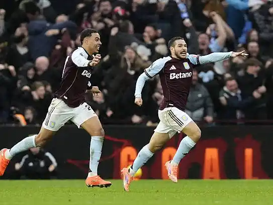Buendía celebra la victoria de Aston Villa.