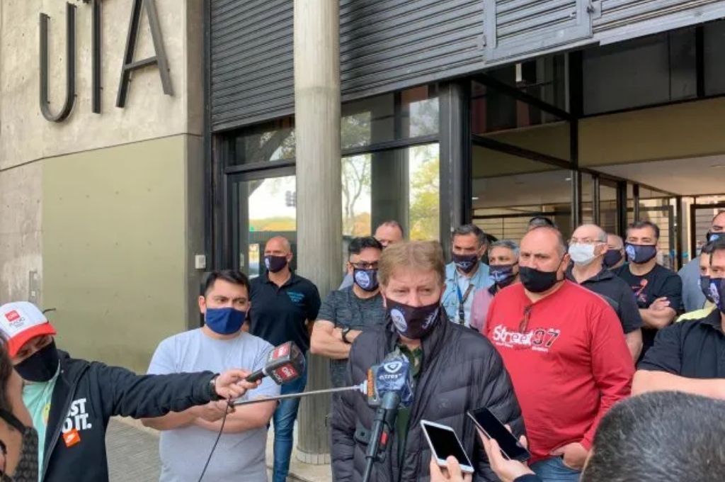 Rosario: colectiveros en alerta ante un nuevo atraso en el pago de haberes