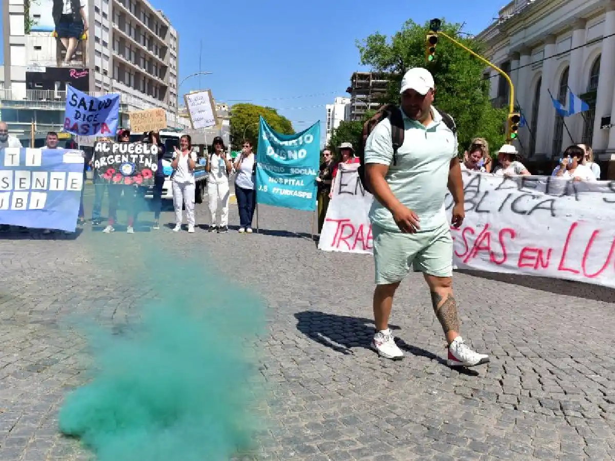 Duro comunicado de autoconvocados del Hospital Iturraspe que denuncian intimidación para abandonar el reclamo y la protesta que se mantiene en el sistema sanitario público de Córdoba.