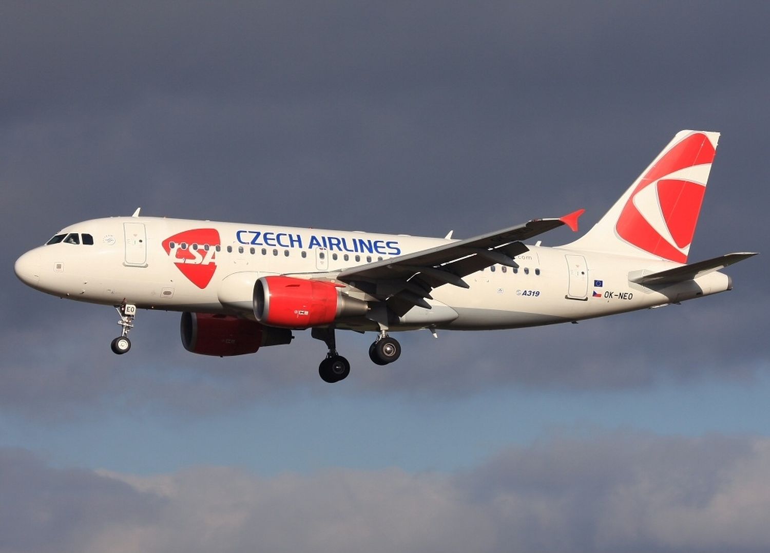 Czech Airlines se fortalece con la adquisición de cuatro aviones Airbus A220-300 de ALC