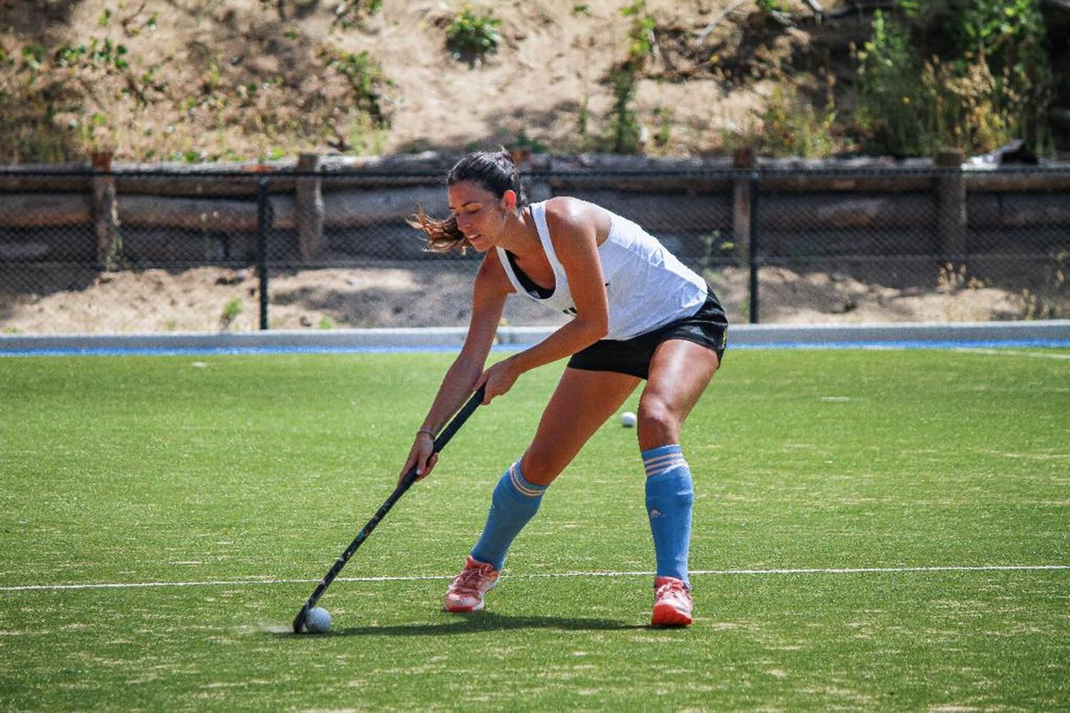 Inés Delpech, en Uruguay con Las Leonas