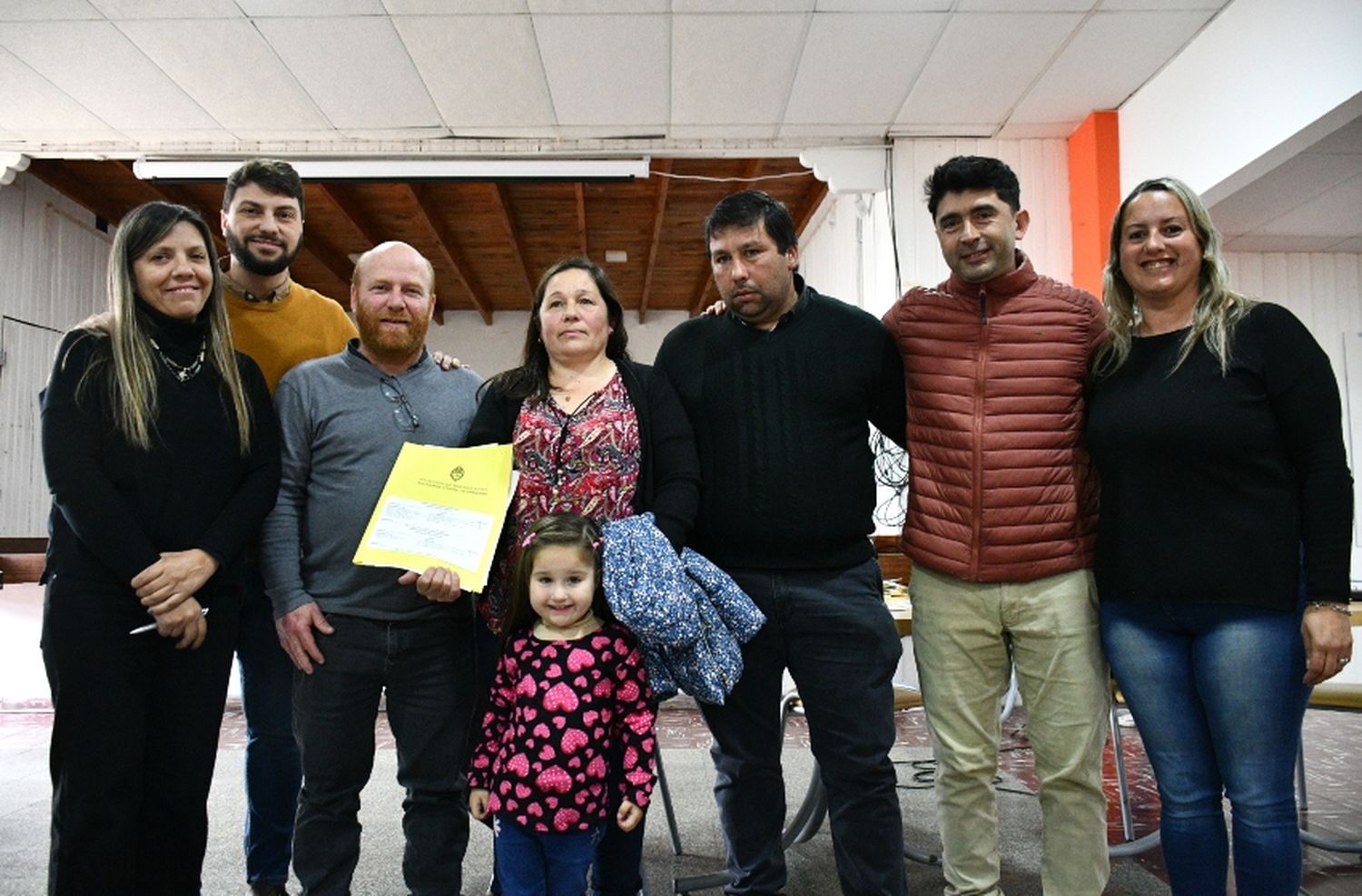 Mar Chiquita: más de 35 vecinos firmaron la escritura de su vivienda
