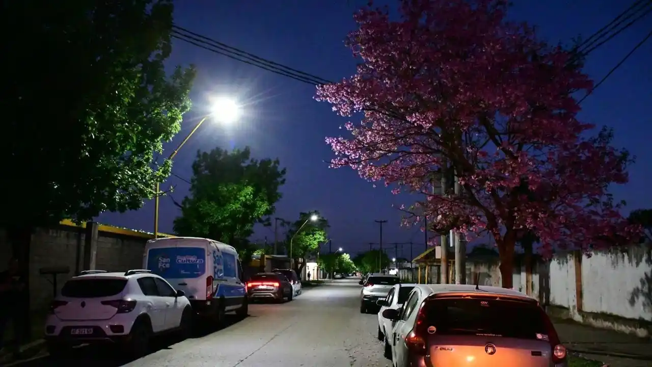 Instalaron 170 nuevas luces LED en barrio La Florida