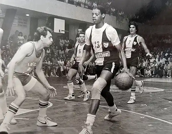El básquetbol a cancha llena