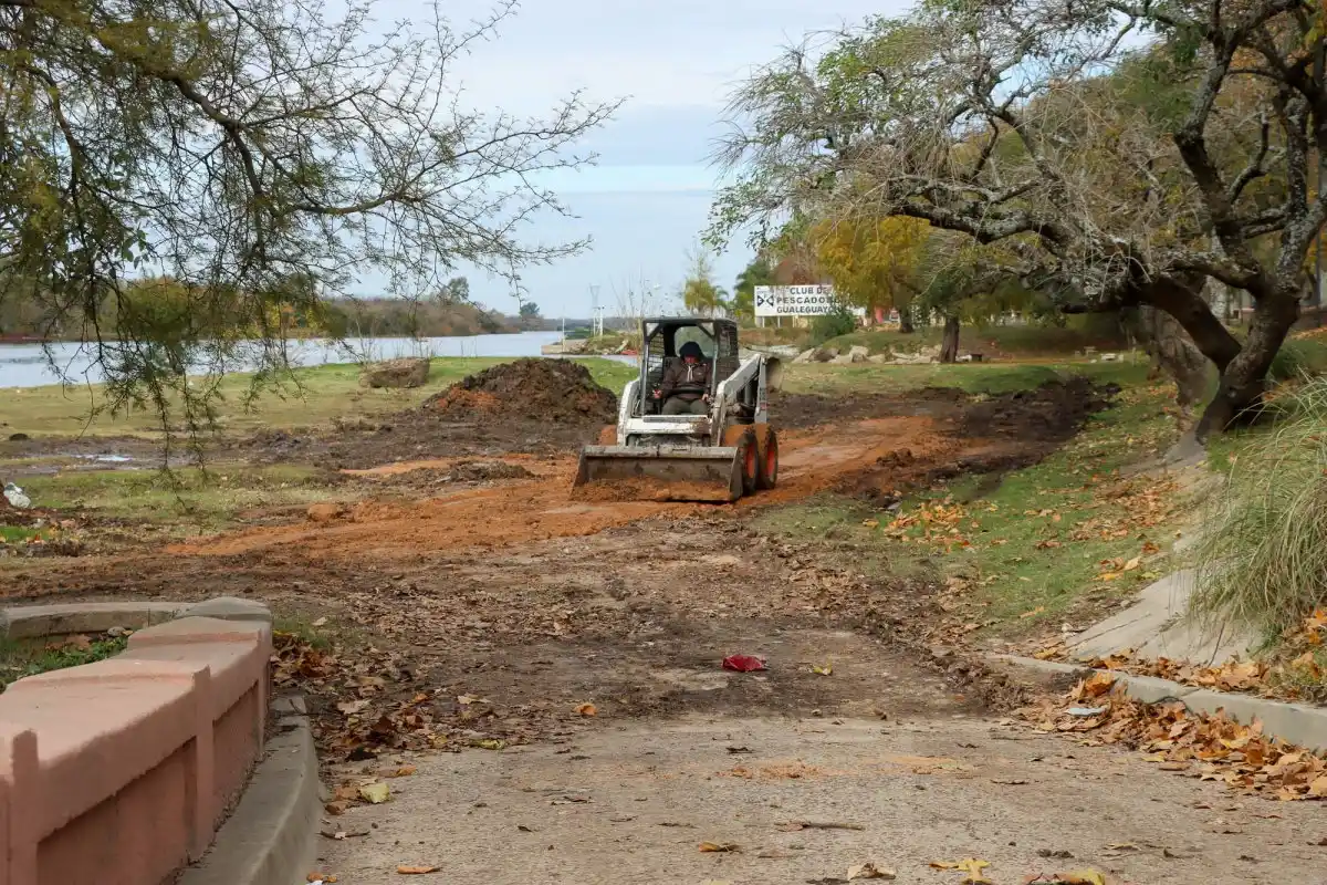 Construyen una bicicenda que irá desde el Parque del Frigorífico hasta el puente Méndez Casariego