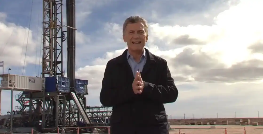 Macri pidió a gobernadores e intendentes que eliminen determinados impuestos que se cobran sobre los servicios públicos