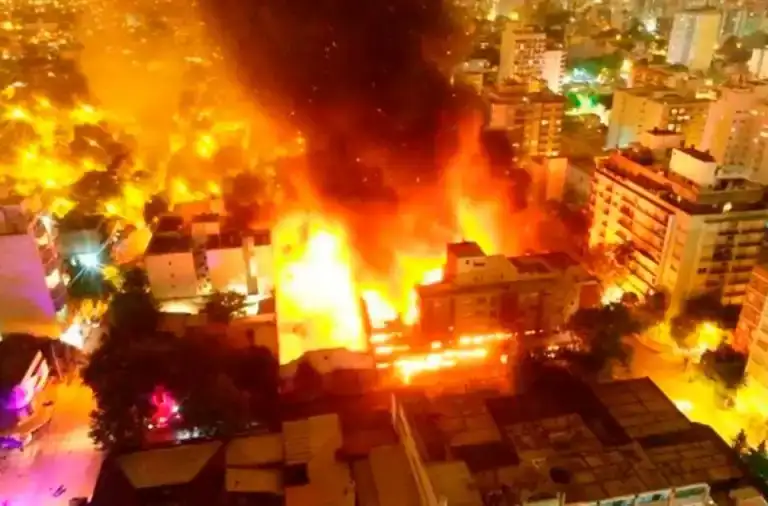 El histórico edificio del macrocentro marplatense se incendió el 15 de diciembre de 2019.