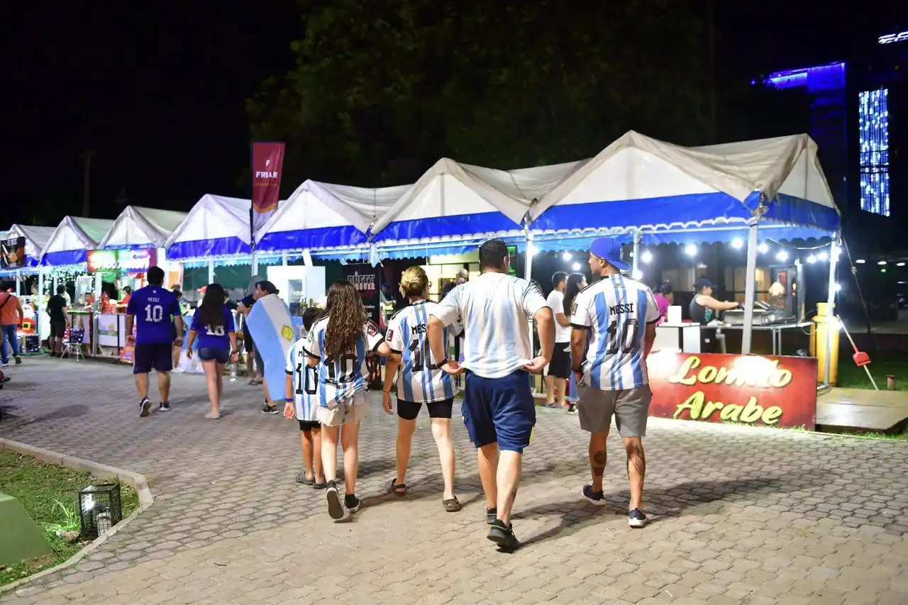 Formosa Da Gusto edición Navidad se tiño de celeste y blanco en el cierre