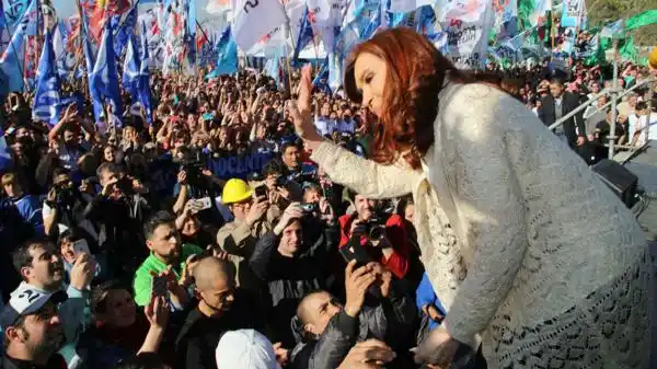 Cristina Kirchner: "Te piden que apagues el aire, pero nunca la tele"