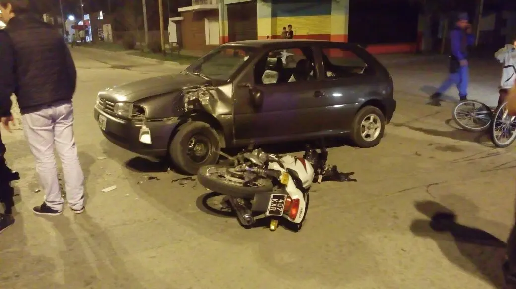 Violenta colisión en avenida 75 y 68