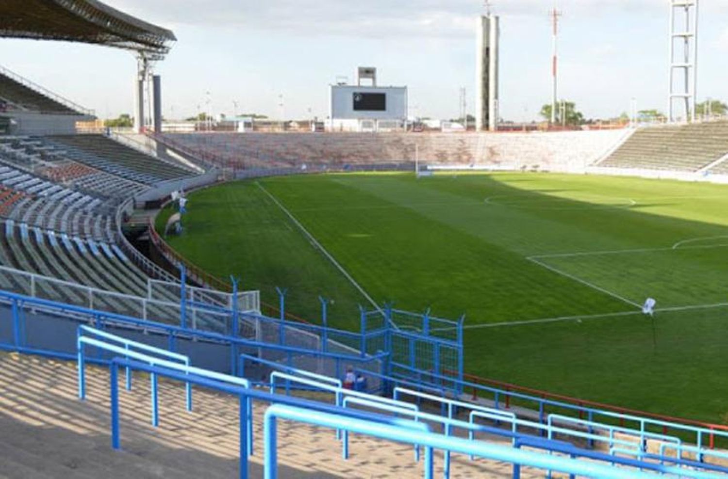 “Ahora no es un obstáculo que el estadio no esté en las condiciones que exige la FIFA”