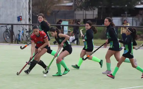 Prosigue el torneo de hockey sobre césped