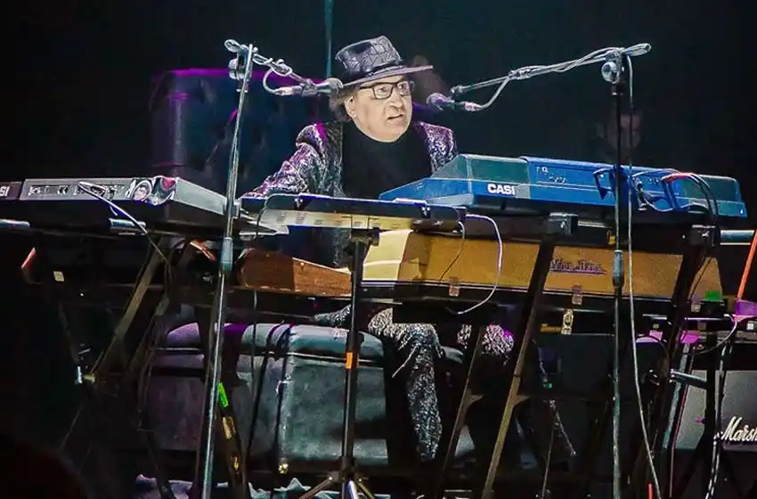 El médico de Charly García reveló por qué el artista interrumpió el show en Rosario