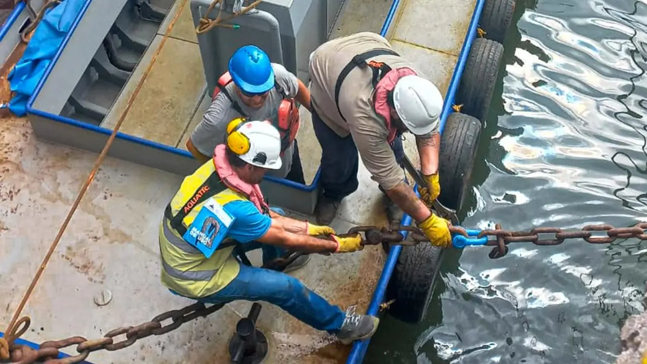 Trabajos en las defensas del Giro 1 de Puerto Quequén