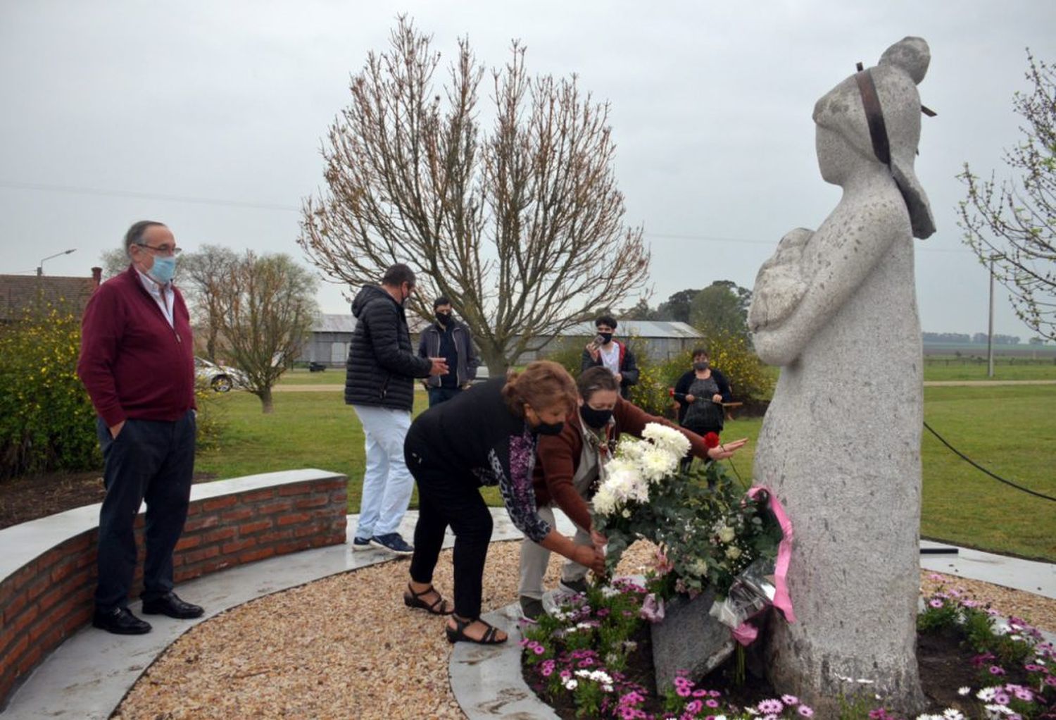 Gardey cuenta con un monumento a la madre