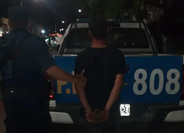 Una mujer ensangrentada pidió auxilio desesperadamente en la comisaría