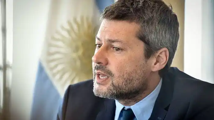 Lammens: "El turismo está permitido, pero no va a ser alentado"